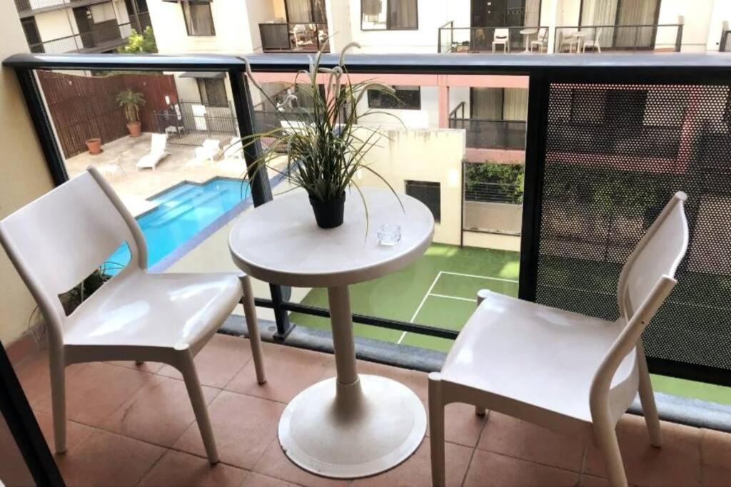 City & Lakeside With Free Parking, Pool And 10 Mins Walk Into The City Perth Bagian luar foto