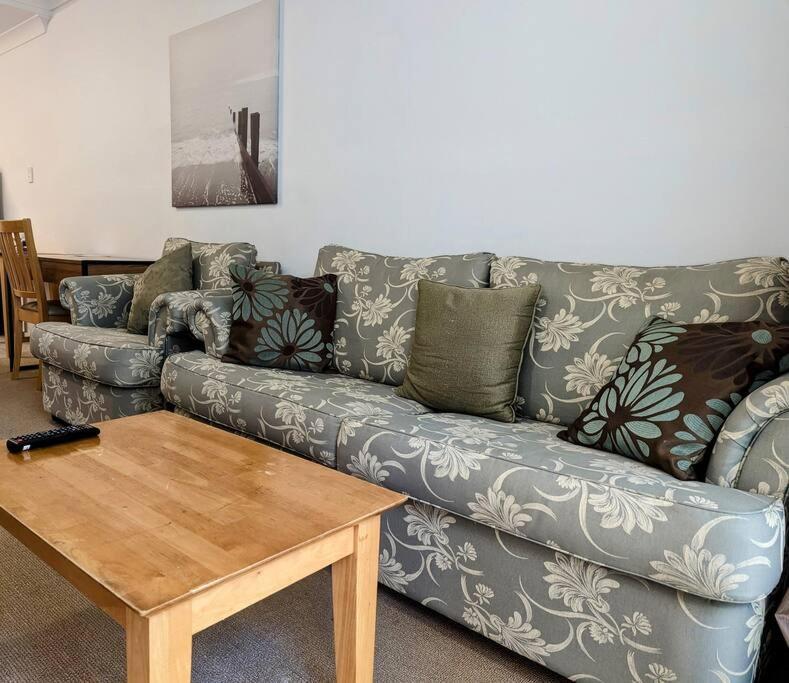 City & Lakeside With Free Parking, Pool And 10 Mins Walk Into The City Perth Bagian luar foto