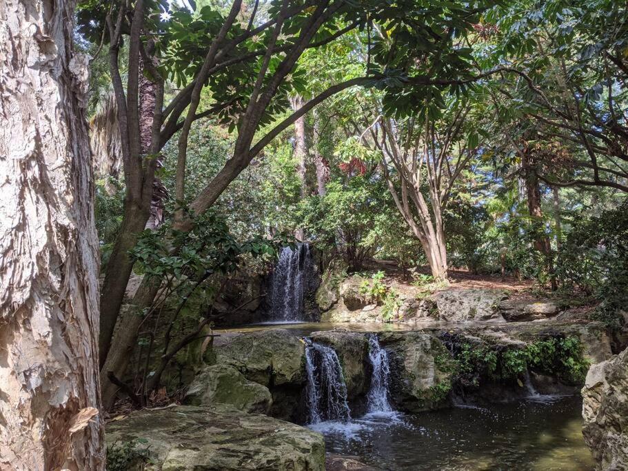 City & Lakeside With Free Parking, Pool And 10 Mins Walk Into The City Perth Bagian luar foto